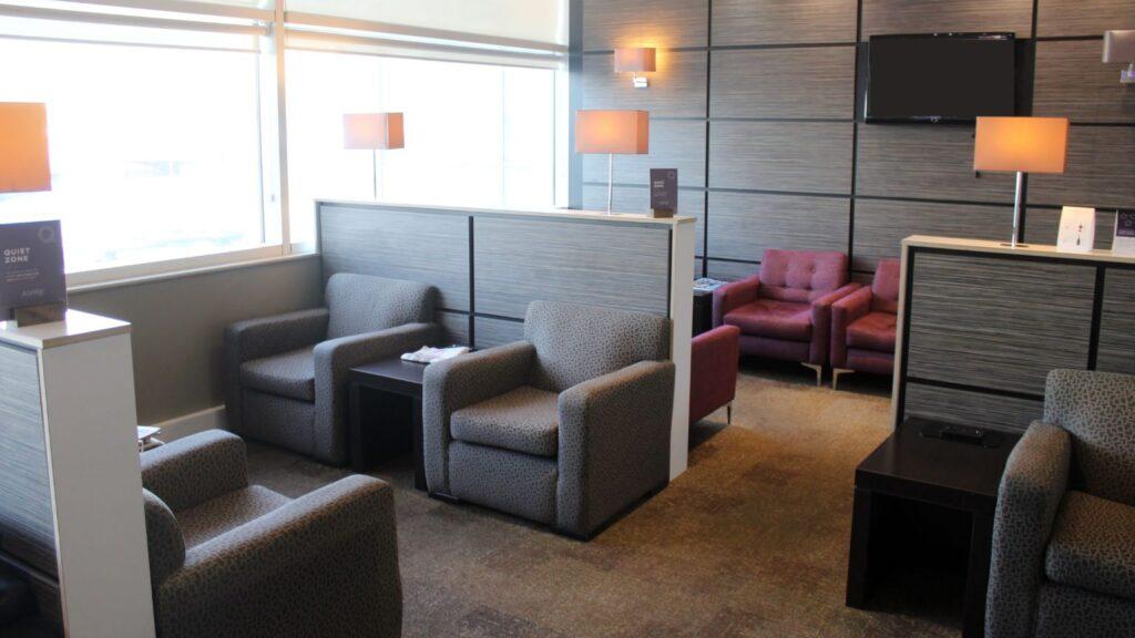Sitting-Arrangements-in-Aspire-Lounge-Birmingham-Main-Terminal