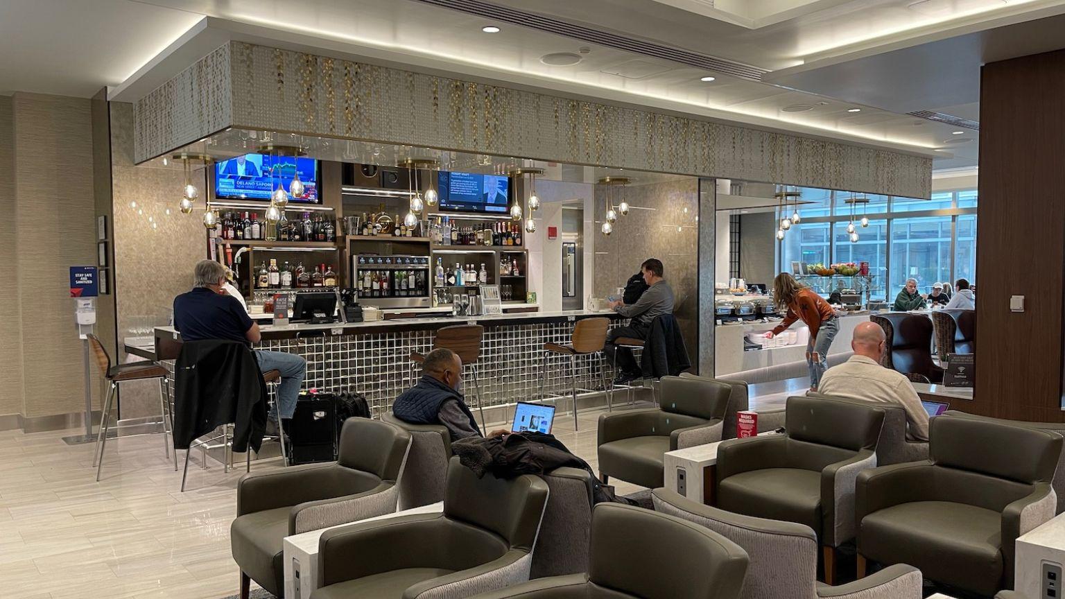 Delta Sky Club Lounge Gate A43, McNamara Terminal – Concourse A
