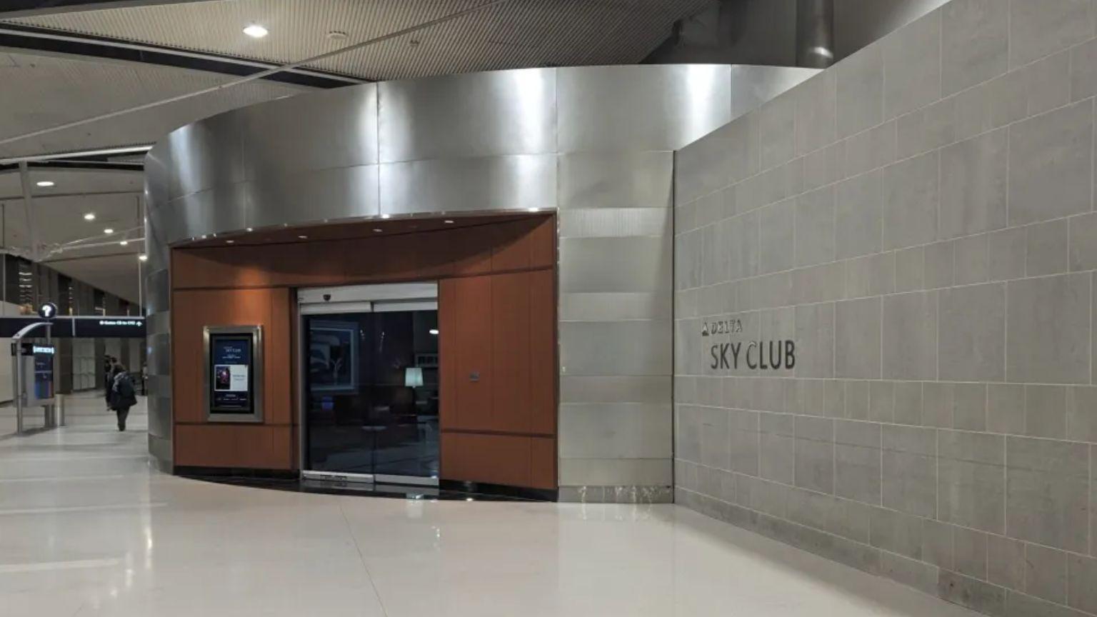Delta Sky Club Lounge, McNamara Terminal – Concourse C