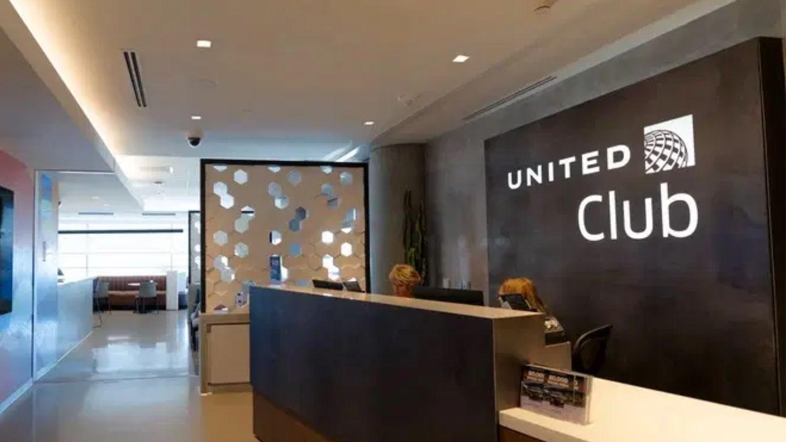 United Lounge PHX, Terminal 3